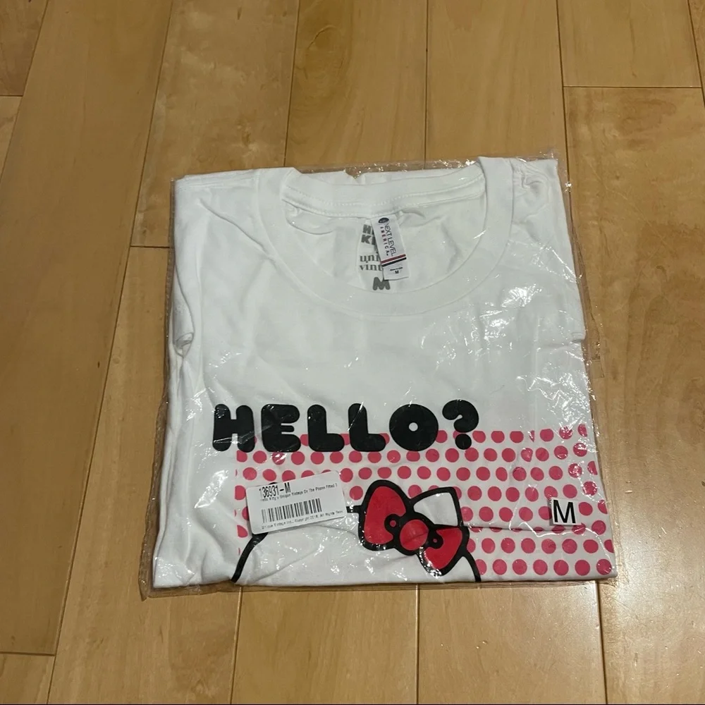 NWT women’s hello kitty fitted top - Picture 5 of 6